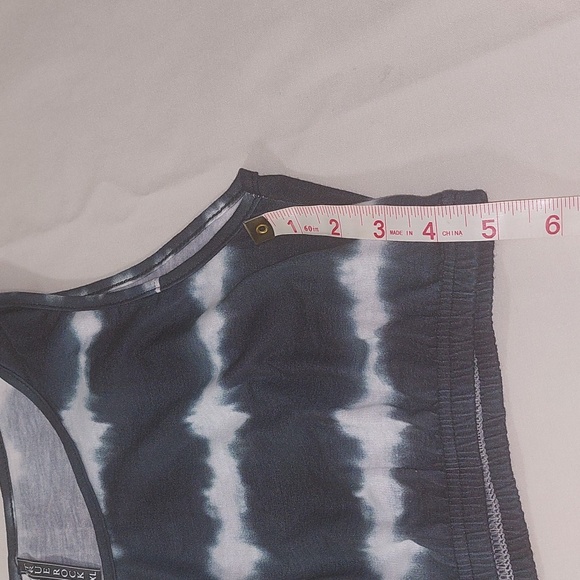 True Rocks .It was way to Small on me !Please see The Measurements.Black&White. - Picture 7 of 7